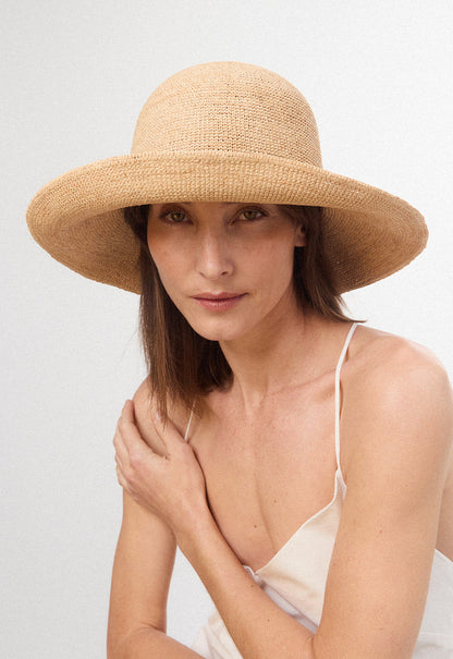 Izzy Sunhat